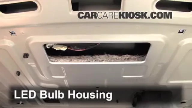 2012 Chevrolet Sonic LT 1.8L 4 Cyl. Sedan Luces Luz de freno central (reemplazar foco)